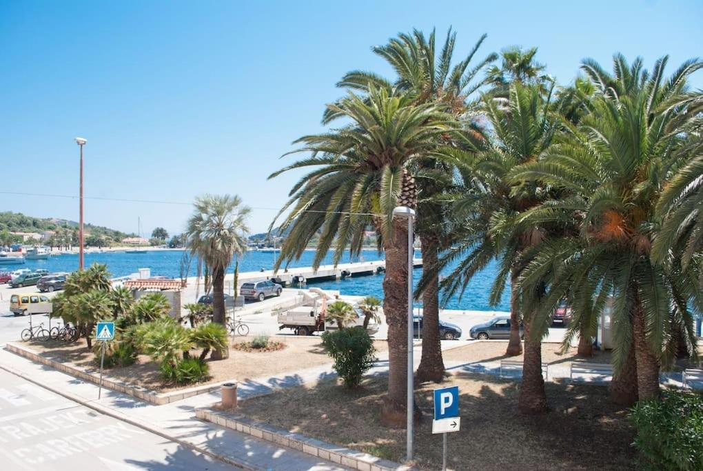 Apartmán Luxury Across Ferry Port