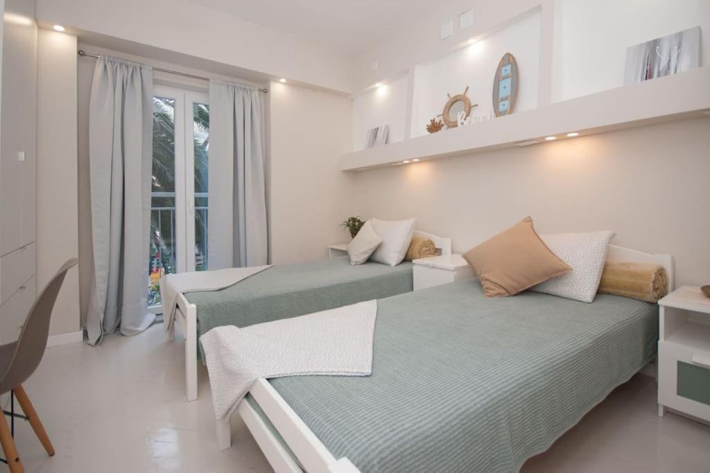 Apartment Luxury Across Ferry Port