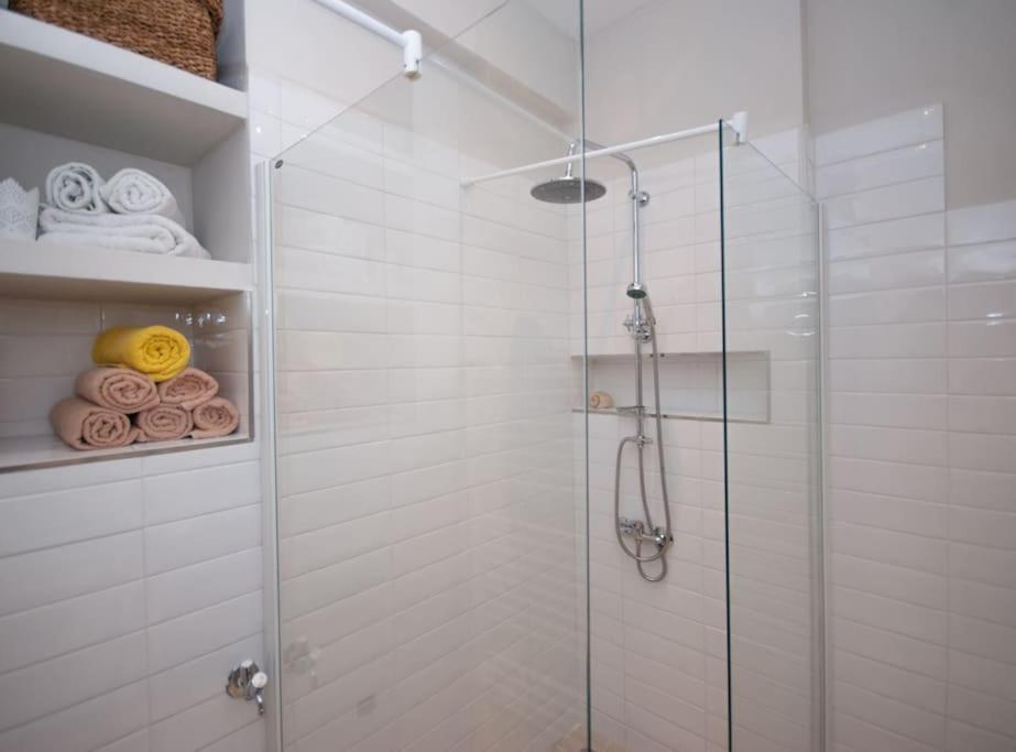 Luxury Across Ferry Port Apartment